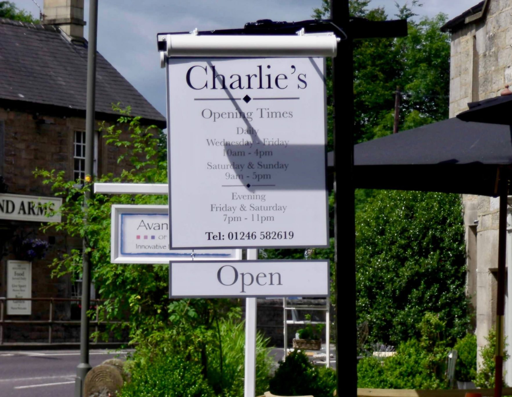 Charlies Swing Sign